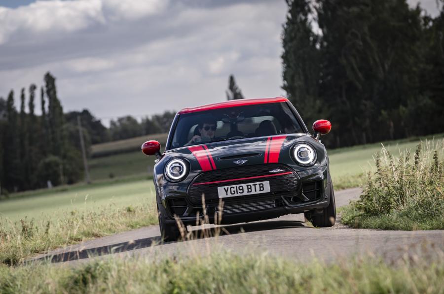 Mini John Cooper Works Clubman (F54) 2019 года  (UK) (фото 2 из 27)